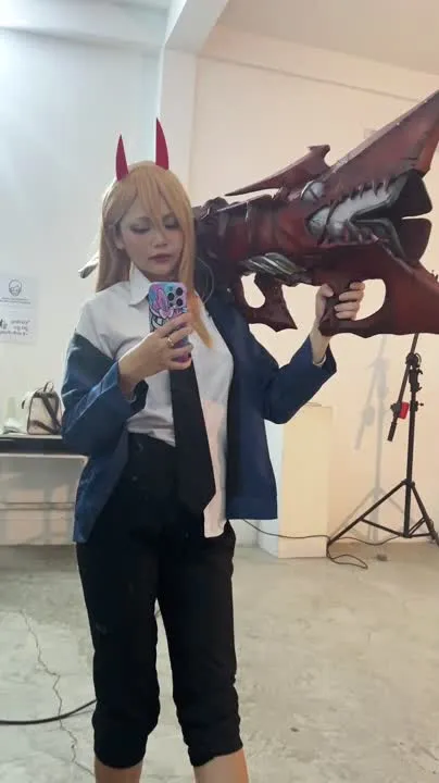 ZinieQ cosplay album ZinieQ sebagai Power dari Chainsaw Man - Video 53