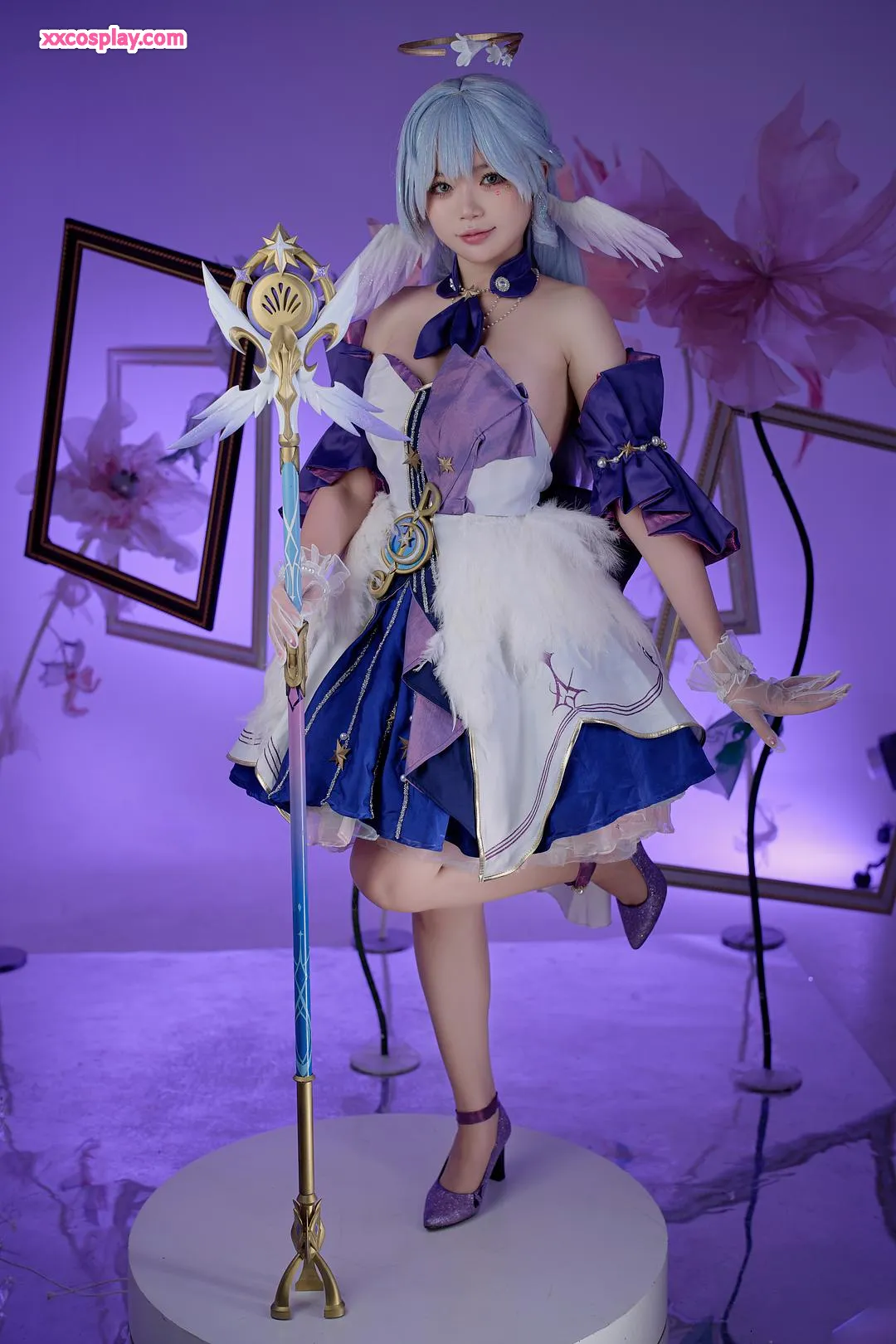 ZinieQ sebagai Robin - Honkai: Star Rail Kosplay