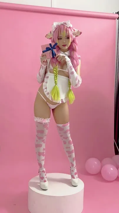 ZinieQ cosplay album ZinieQ - Cosplay Mitsuri Kanroji Valentine - Video 22