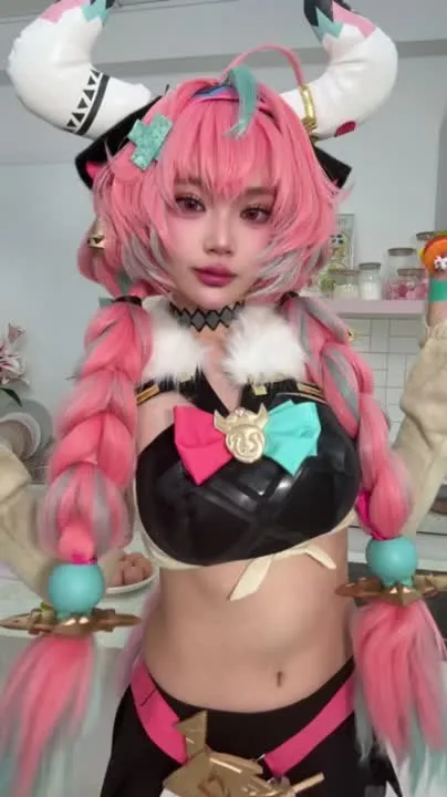 ZinieQ cosplay album ZinieQ 扮演 Burnice（絕區零） - Video 56