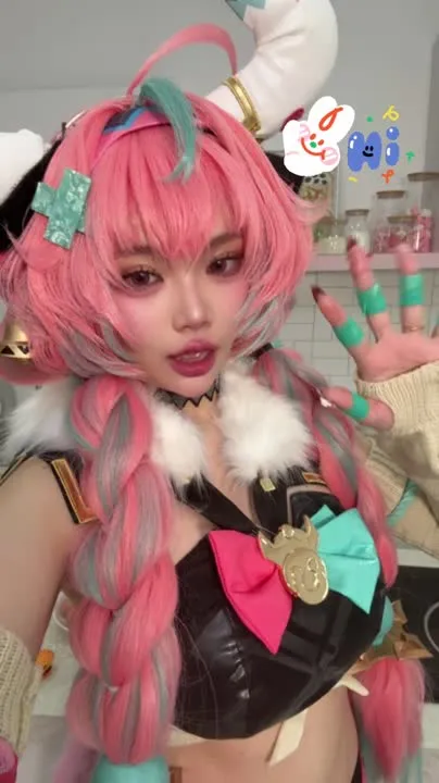 ZinieQ cosplay album ZinieQ 扮演 Burnice（絕區零） - Video 57