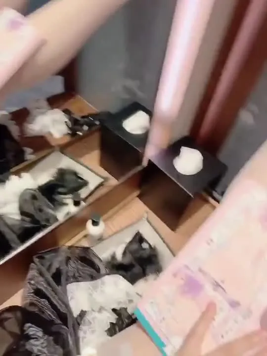 wink是可爱的wink cosplay album Clin d'œil adorable de Wink Gravure - Video 5