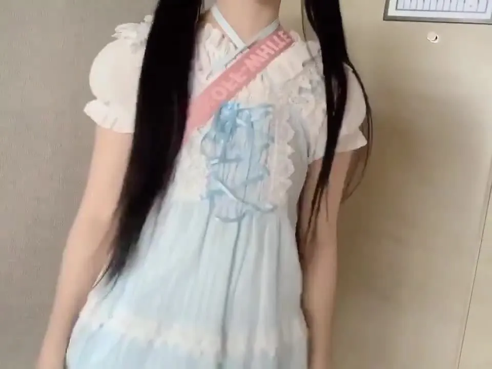 wink是可爱的wink cosplay album Clin d'œil adorable de Wink Gravure - Video 6