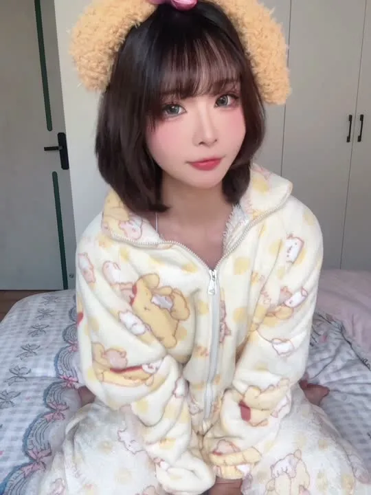 yuuhui玉汇 cosplay album ยูฮุย: ชุดนอนหมีหมา pudding น่ารัก - Video 45