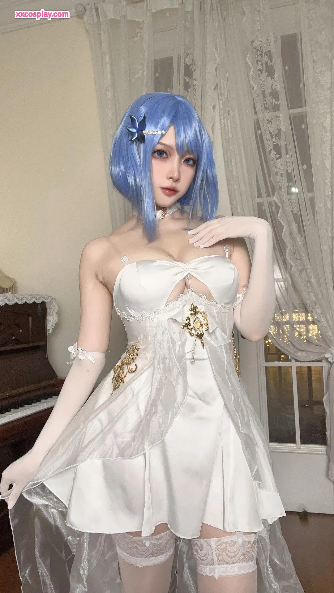 Nisa's Captivating Bride Cosplay