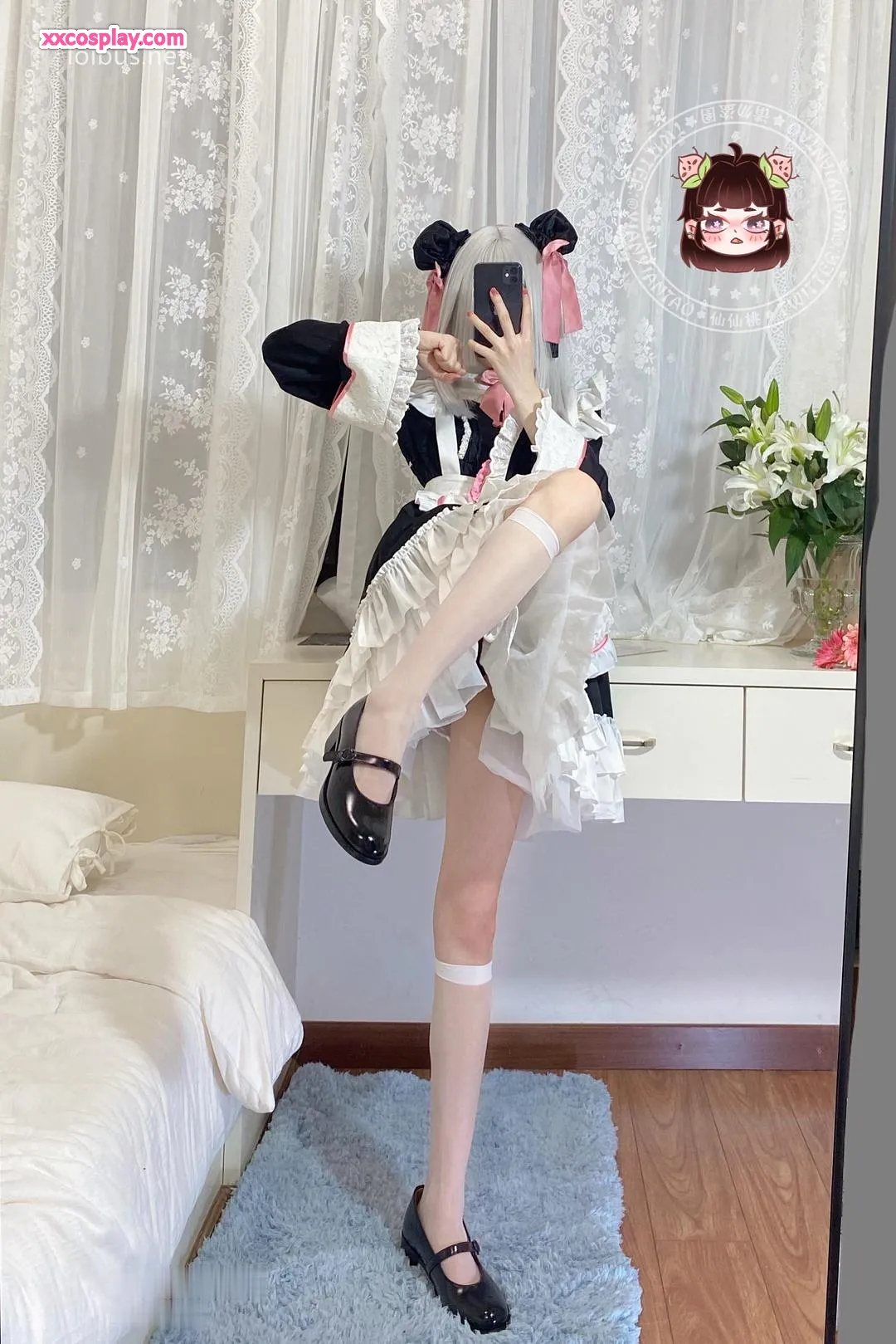 Xianxian Taos bezauberndes Panda-Maid-Cosplay