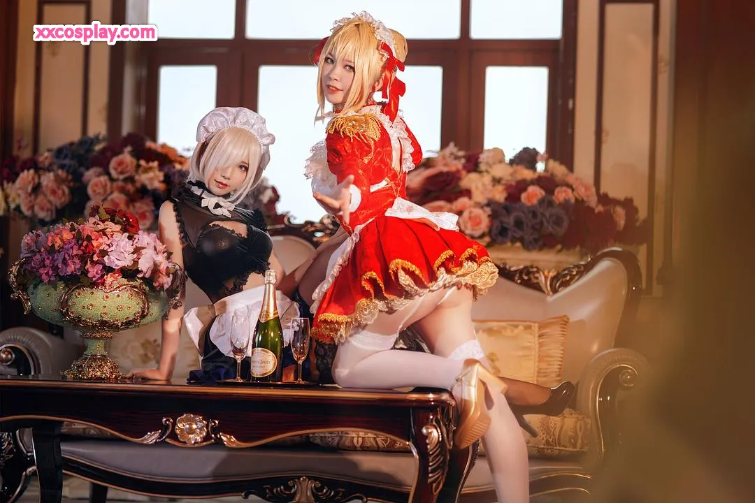 Banbanzi's Enchanting Twin Maids Cosplay