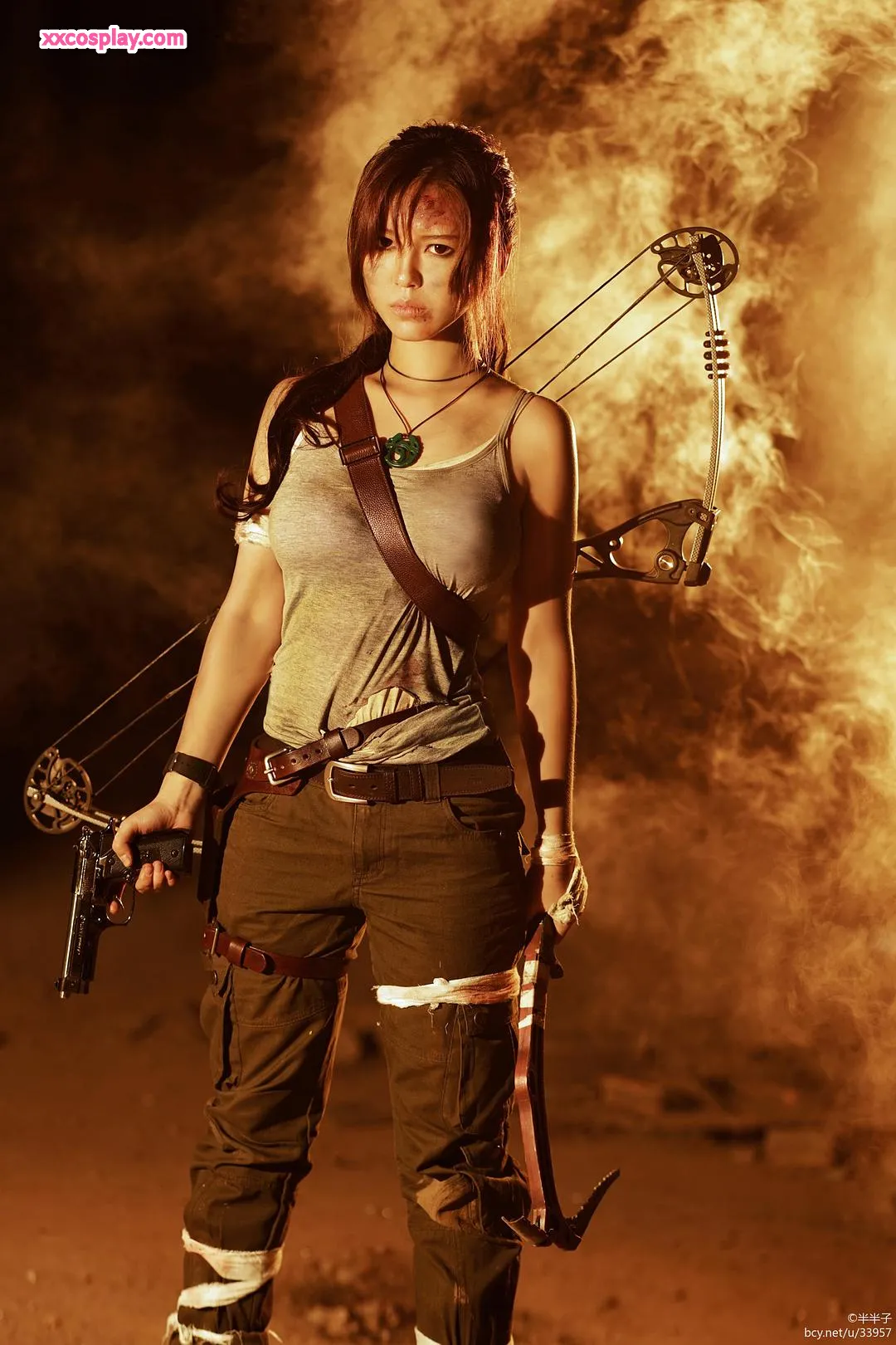 Banbanzi as Lara Croft - Tomb Raider Cosplay