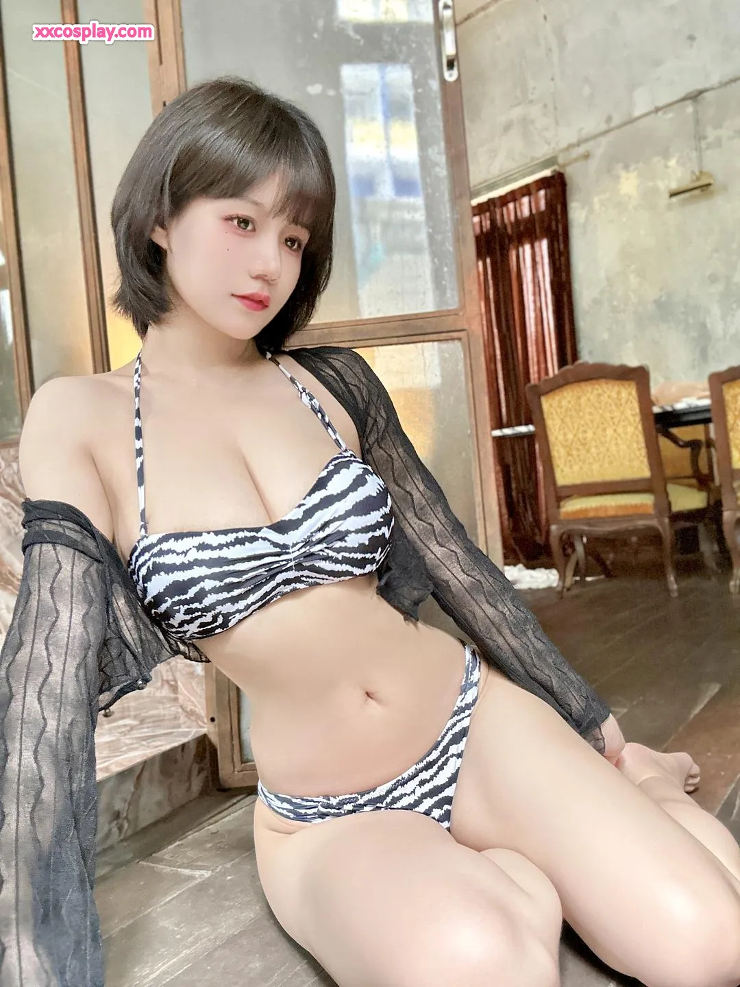 Ogura Chiyo Zebra Print Bikini Gravure