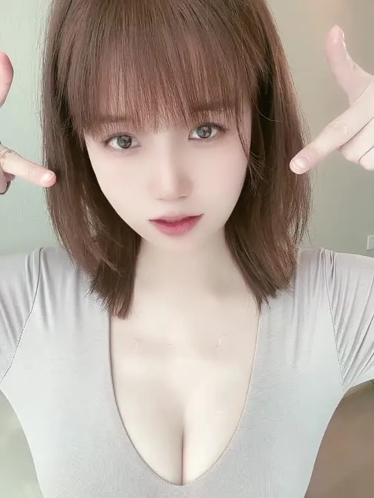 Chiyo Ogura's Seductive Lingerie Gravure