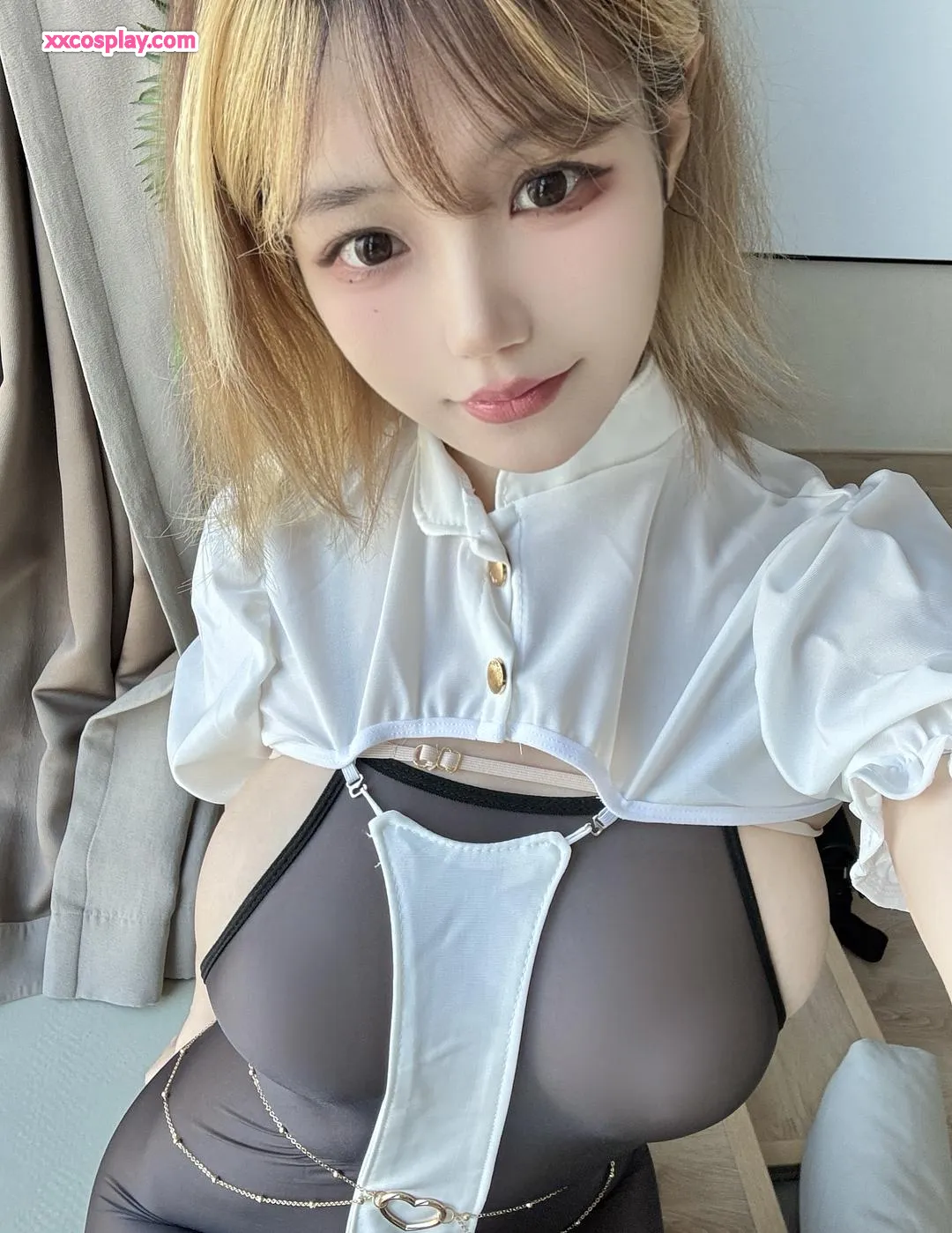 Cosplay ng Nakakapukaw na Nun ni Chiyo Ogura