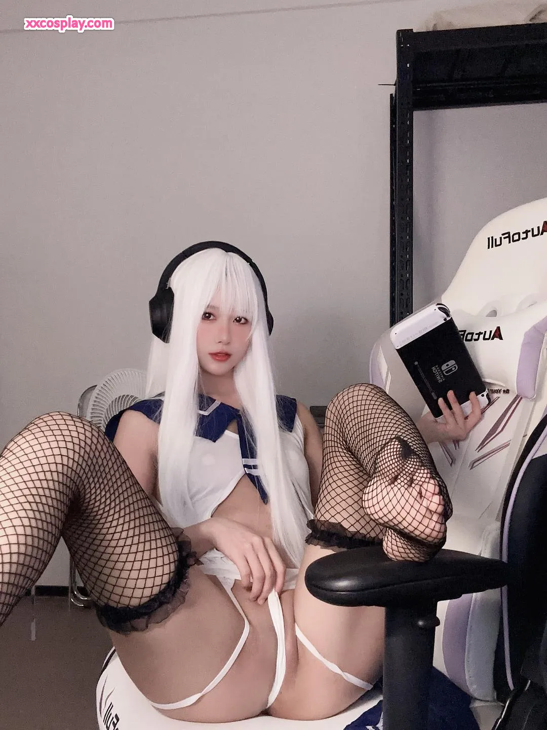 Buding Dafa: Seductive Sailor Gamer Awaits