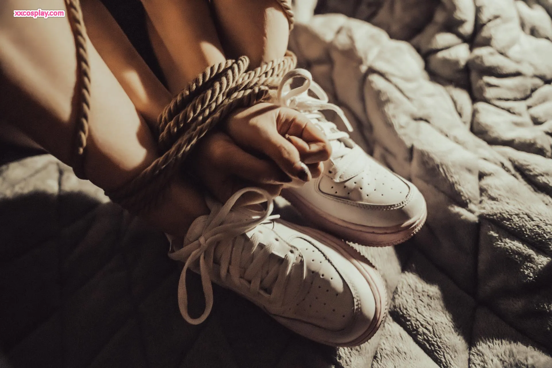 Yunzai Zz: Car Trunk Catgirl Seduction