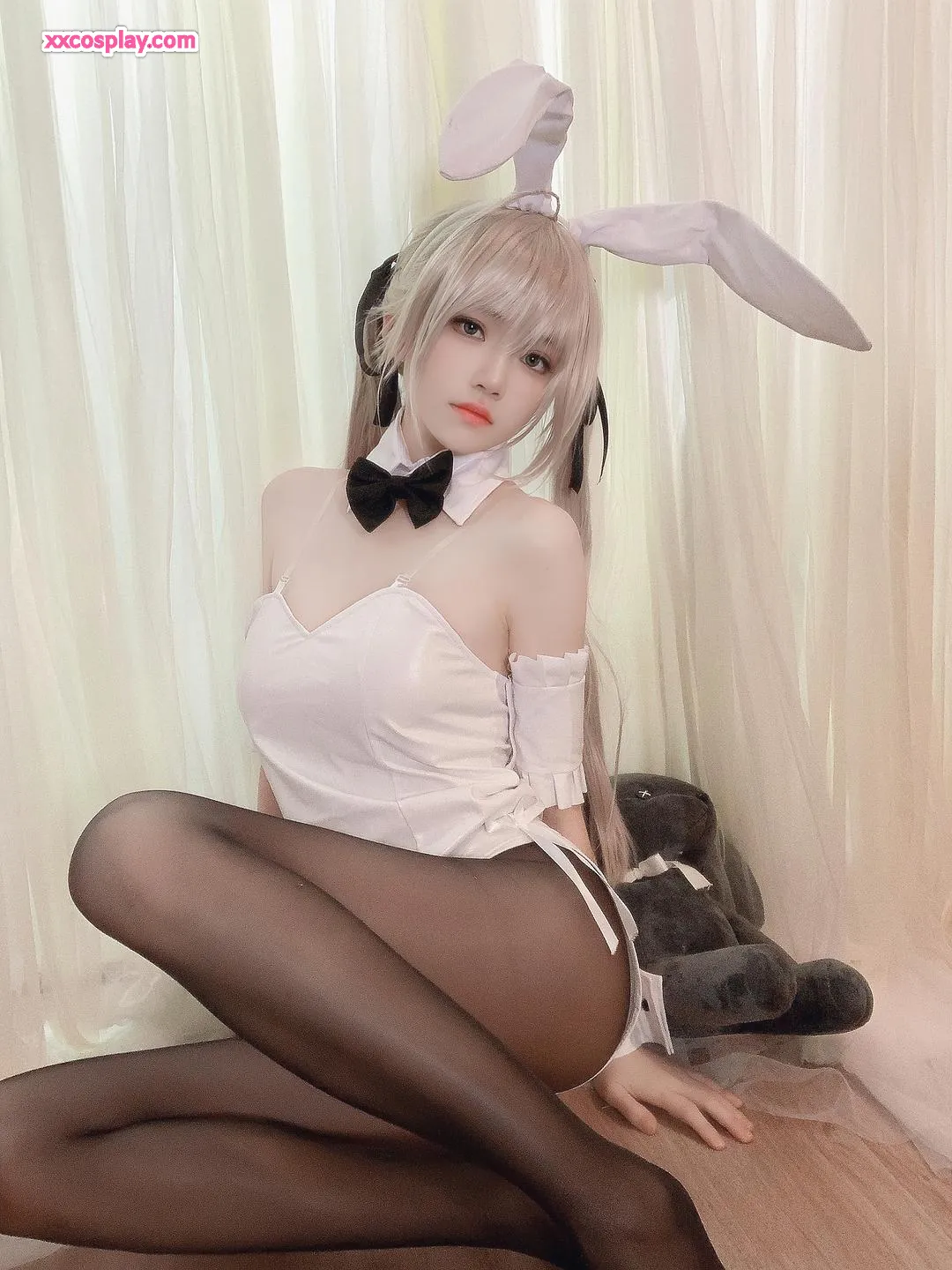 Cherry Meow's Qiong: Seductive Bunny Girl