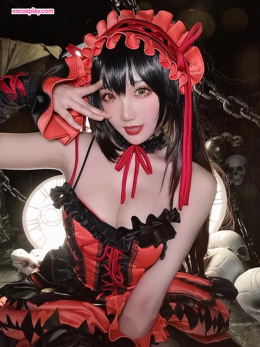 Guaxi Jiang's Gothic Lolita & Sexy Maid Selfies