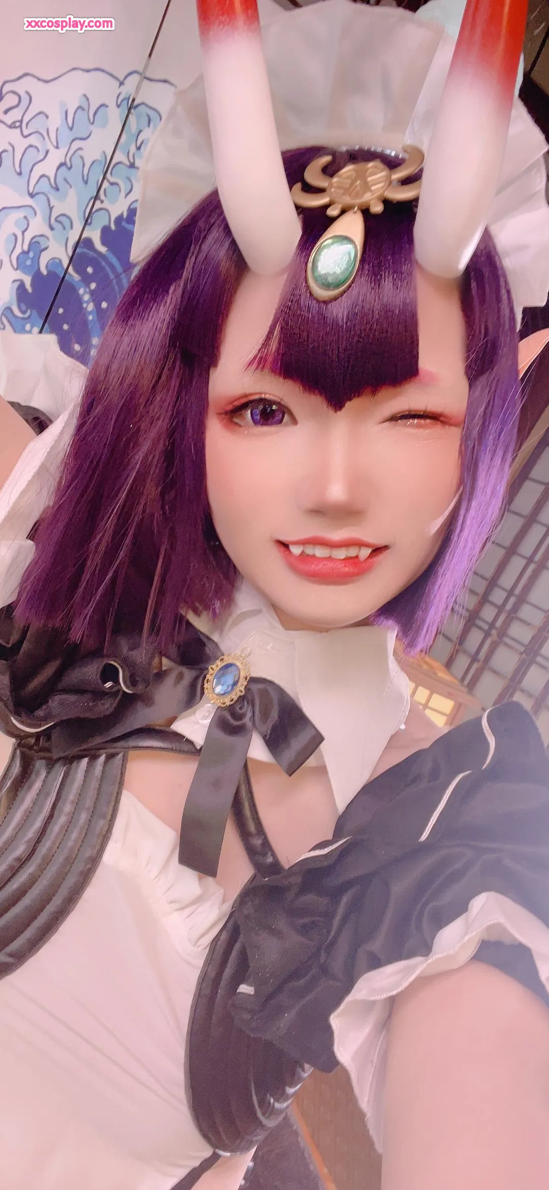 Xueqing Astra's Seductive Demon Maid Cosplay